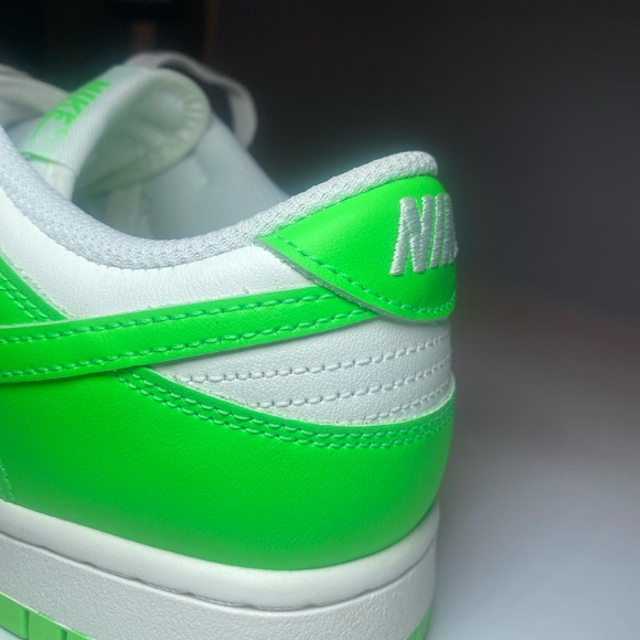 Nike Men's Green and White Athletic Shoes - Picture 7 of 10